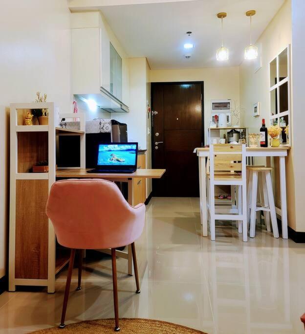 Апартаменты House Of B&Y At 101 Newport Across Naia T3 Манила Экстерьер фото